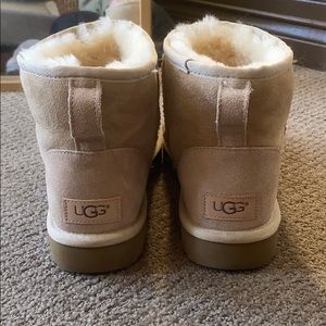 UGG Classic Mini II in Sand Size 7